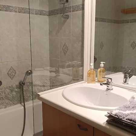 Apartment Joli Situe A L'entree Du Val Claret